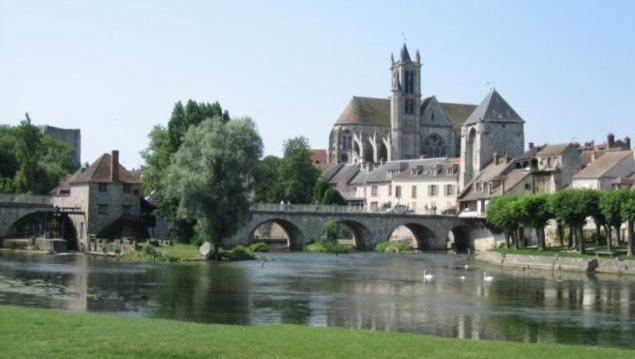 Deux Pieces Terrasse Apartman Moret-sur-Loing Kültér fotó
