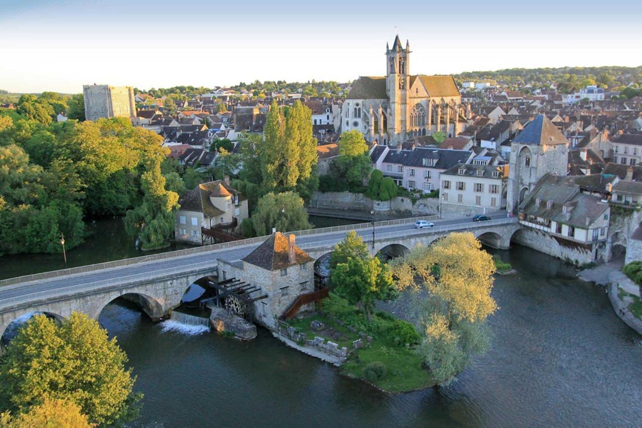 Deux Pieces Terrasse Apartman Moret-sur-Loing Kültér fotó