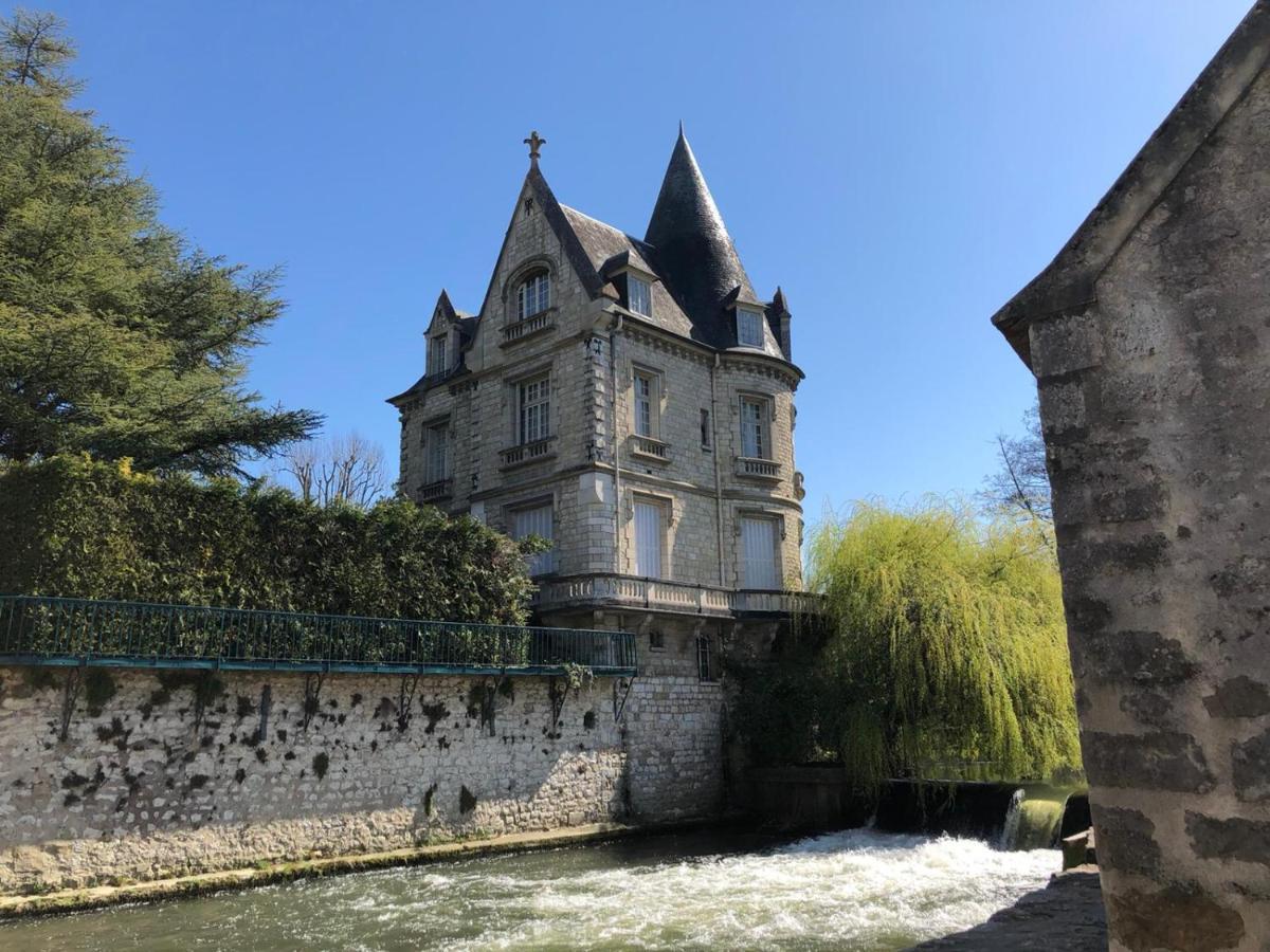 Deux Pieces Terrasse Apartman Moret-sur-Loing Kültér fotó