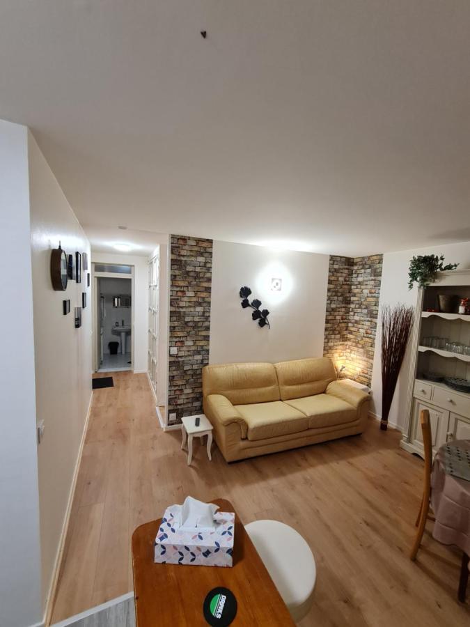 Deux Pieces Terrasse Apartman Moret-sur-Loing Kültér fotó